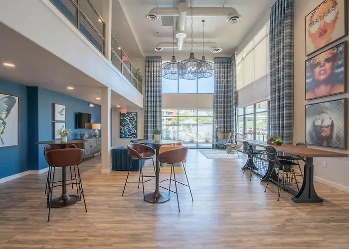 Sleek2bdpool Gym Parking Wd Sleeps8 Apartment