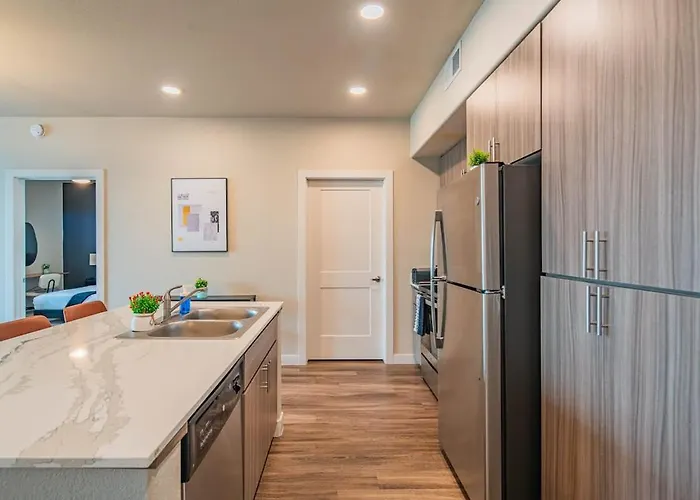 Sleek2bdpool Gym Parking Wd Sleeps8 Apartment